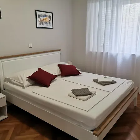 Mihaela Appartement *