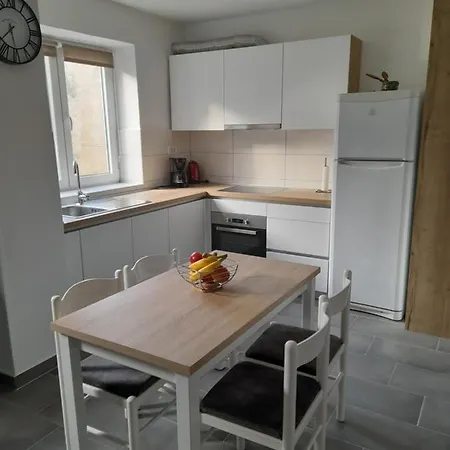 Mihaela Appartement Rab Town