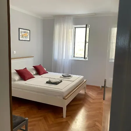 Mihaela Appartement *
