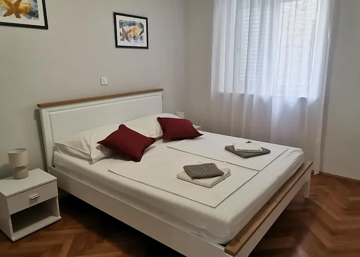 Mihaela Appartement *