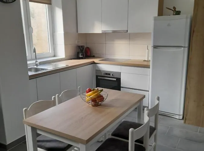 Mihaela Appartement Rab Town